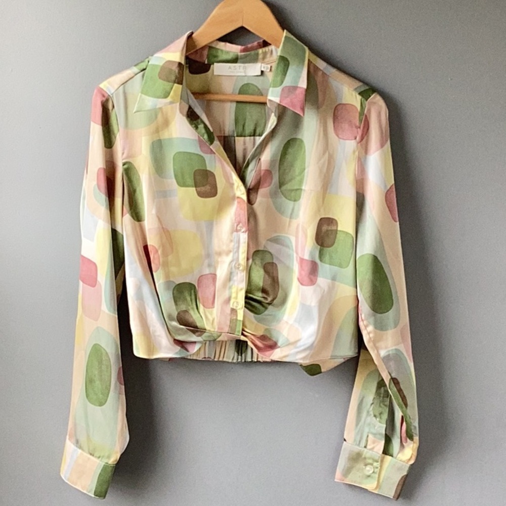 ASTR The Label Abstract Colorful Crop Blouse Size M